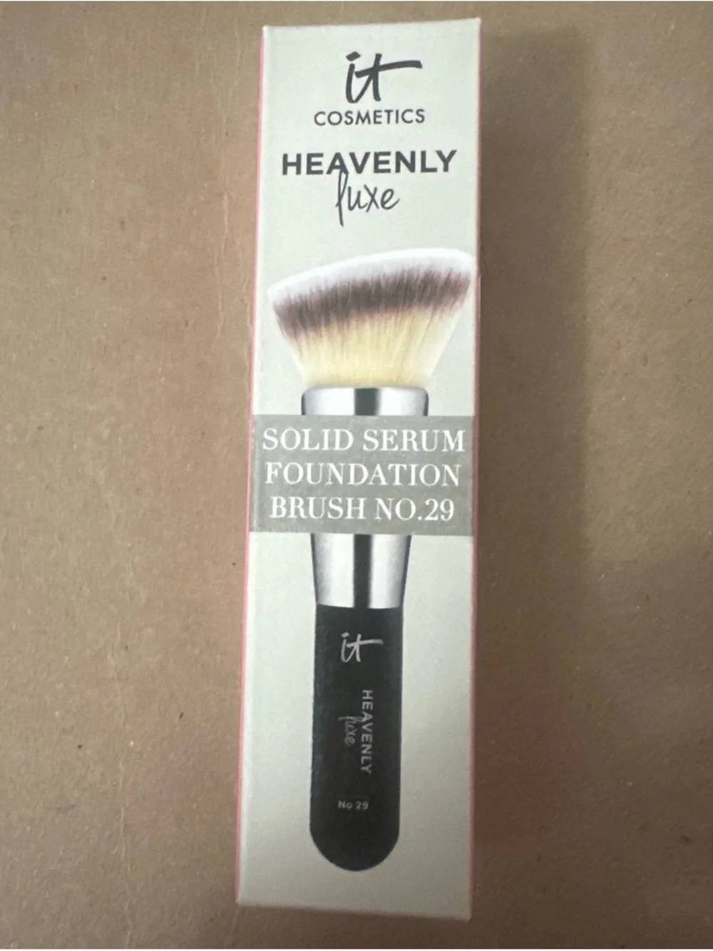 it cosmetics Heavenly Luxe Solid Serum Foundation Brush No.29 - Black, Cream